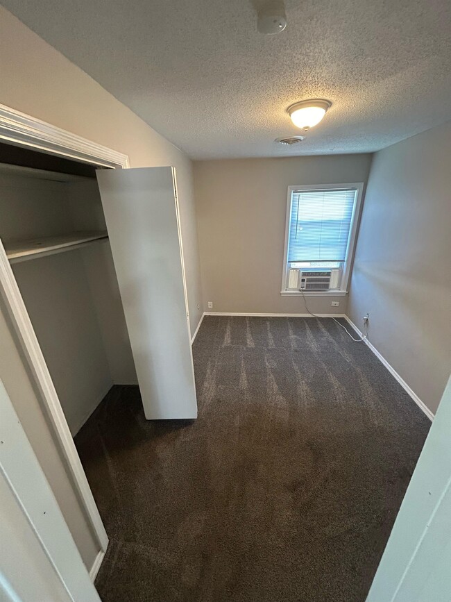 Photo - 103 E Sangamon St Unit 4