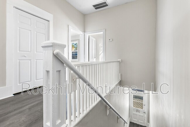 Photo - 508 W 42nd St