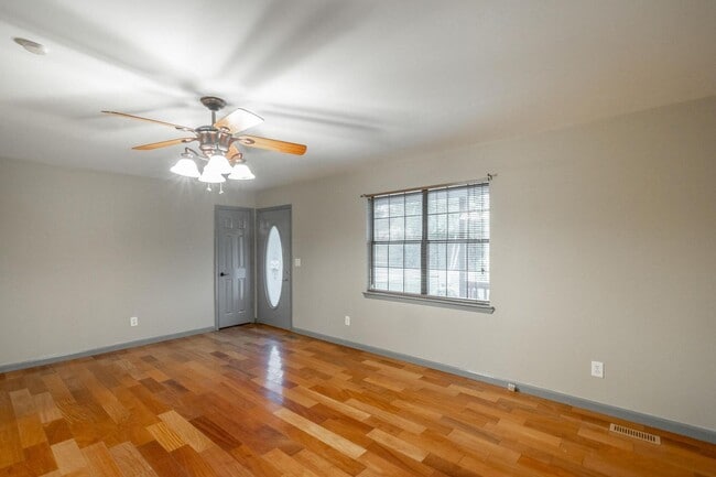 Photo - 3/ 2 Home for Rent