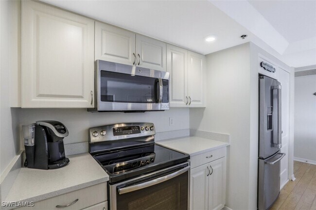 Photo - 5501 Heron Point Dr Unit 201