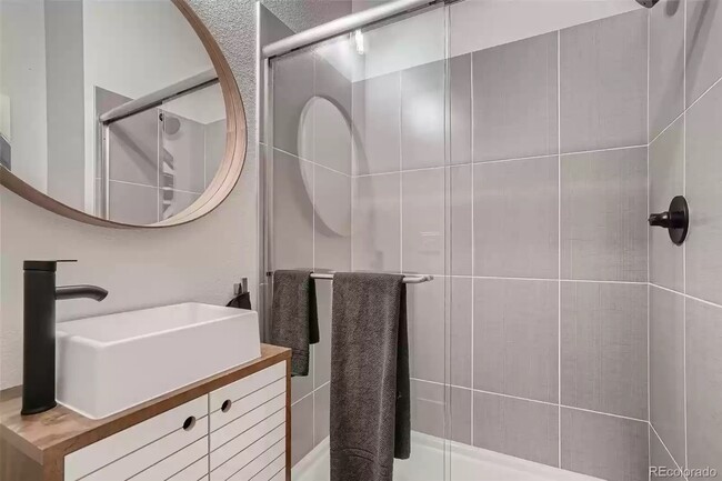 Master bath - 3314 Curtis St Townhome