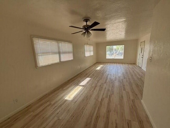 1249 Sandalwood Dr