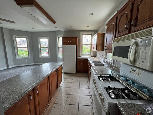 Building Photo - 1003 California Ave Unit Apt. 1