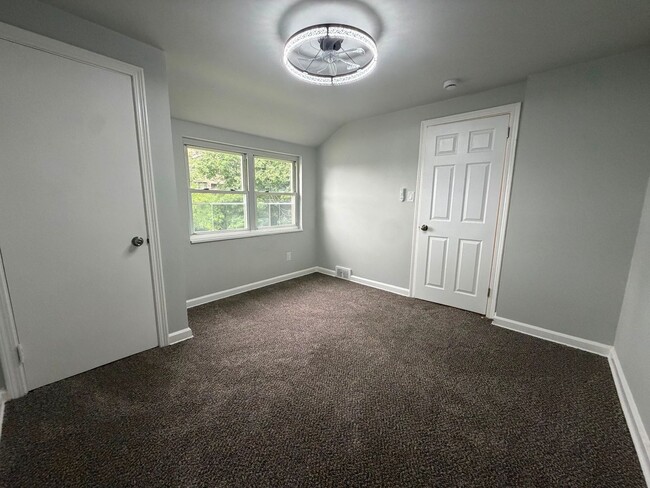 Photo - 105 Locust St