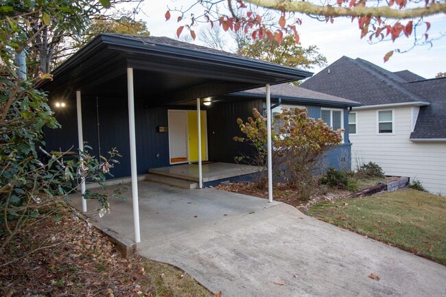 Photo - 3010 N Taylor St