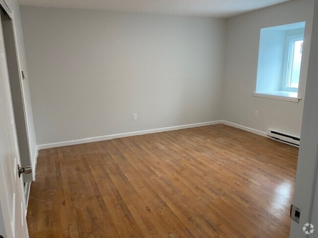 Building Photo - 960 Violet Ave Rental