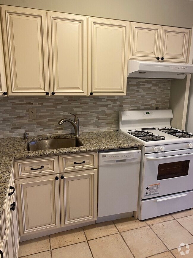 Building Photo - 123 S Adelaide Ave Unit 5N Rental