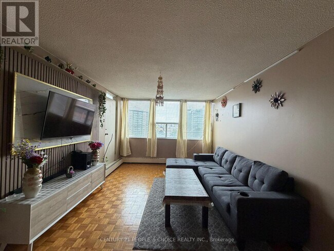 Photo - 2121 Roche Ct Unit 725
