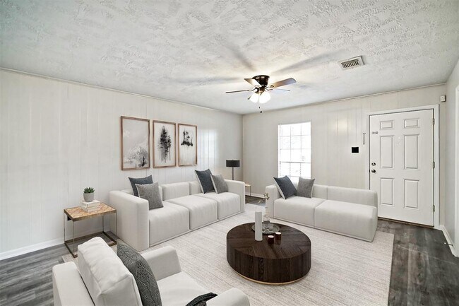 Photo - 308 Lawrence St Unidad A