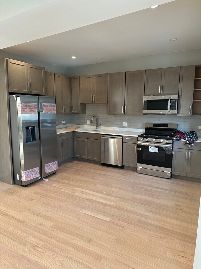 Building Photo - 3404 N Lavergne Ave Unit 2