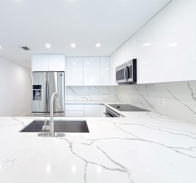 Photo - 1300 Brickell Bay Dr Unit 3100