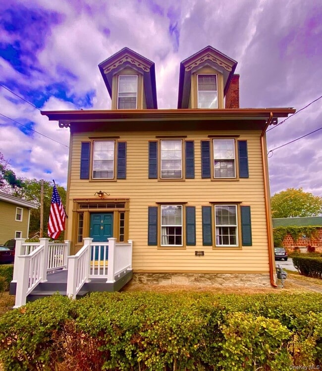 Building Photo - 6 Willow Ave Unit 3rd fl