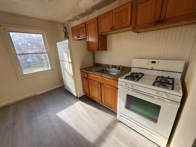 Photo - 339 Hemlock Dr