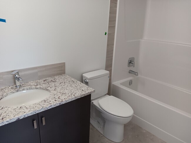 Photo - 40 Edith Mews NW