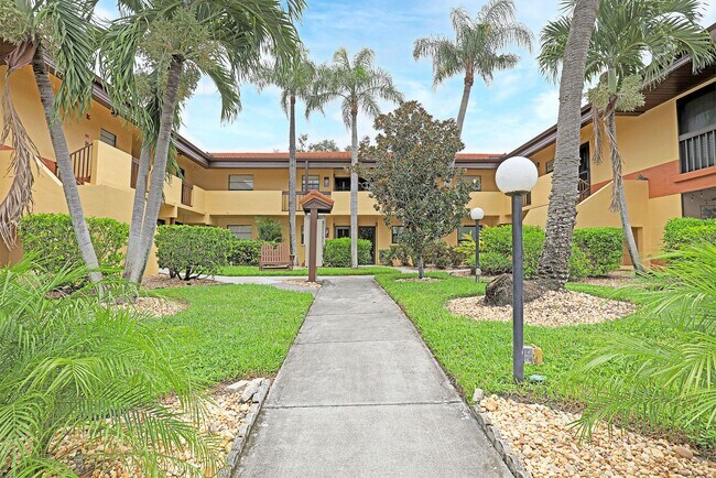 Building Photo - 6120 Whiskey Creek Dr Unit 6120 Whiskey Creek Drive #409