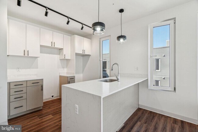 Photo - 4240 Chestnut St Unit STUDIO