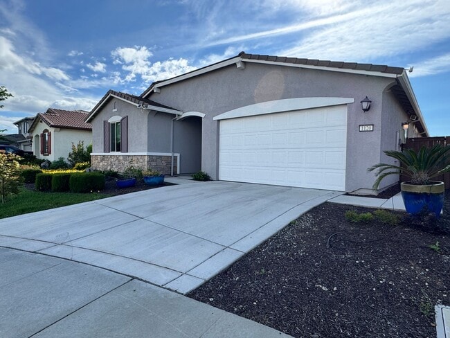 Photo - 5 YEARS NEW,  FORMER MODEL HOME BUILT BY LENNAR HOMES, 4 BED, 2.5 BATH, 2 CAR GARAGE