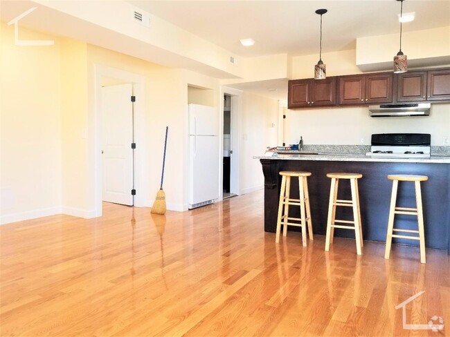 Building Photo - 21 Weitz St Unit 3 Rental