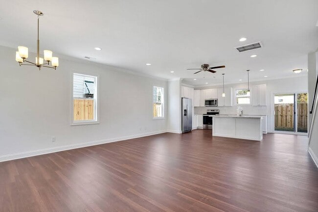 Photo - 1007 Campbell St