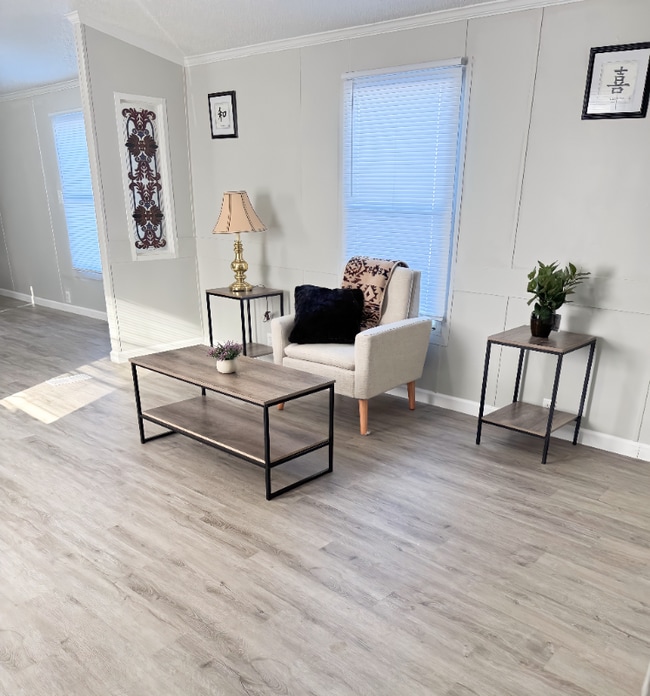 Photo - 2552 Smith Ave