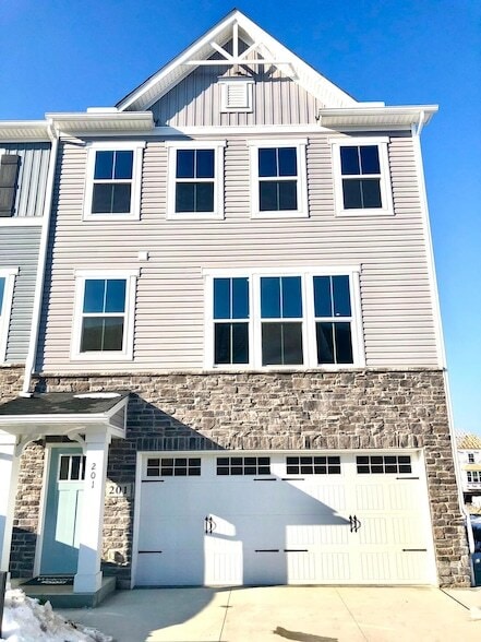 Building Photo - 201 Via Veneto