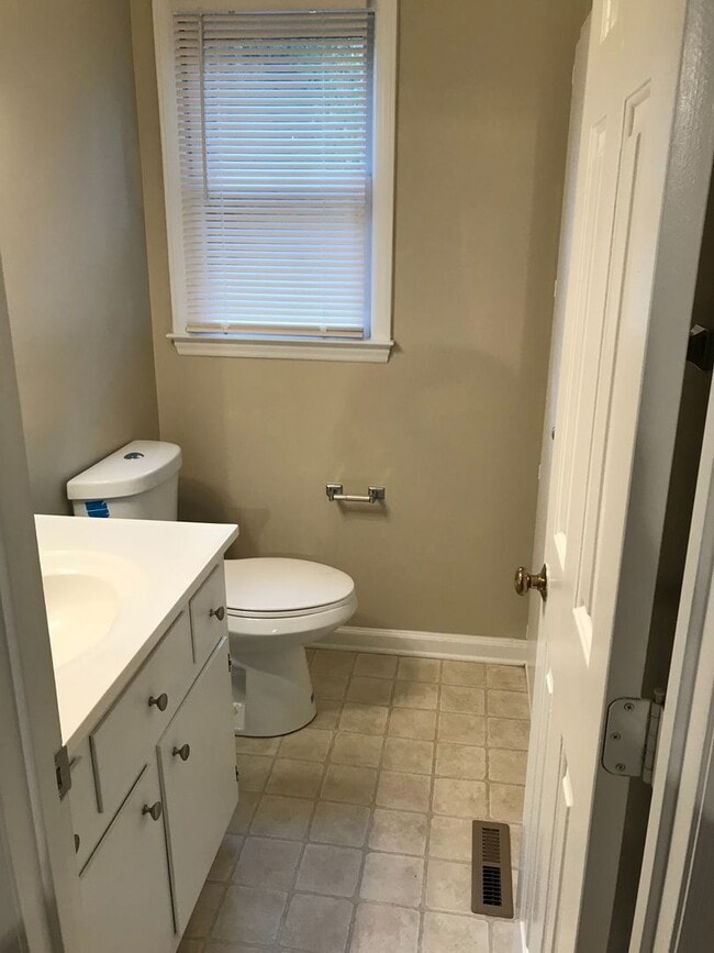 Photo - 4402 American Dr Unit B