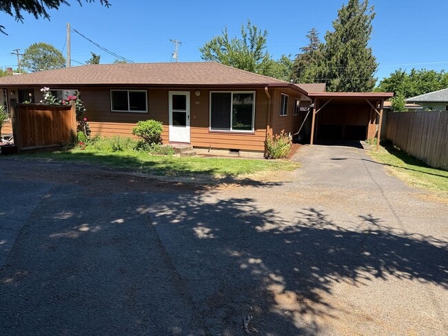 Building Photo - 1-bdroom, 1-bathroom duplex near Marie Jacob's Park!