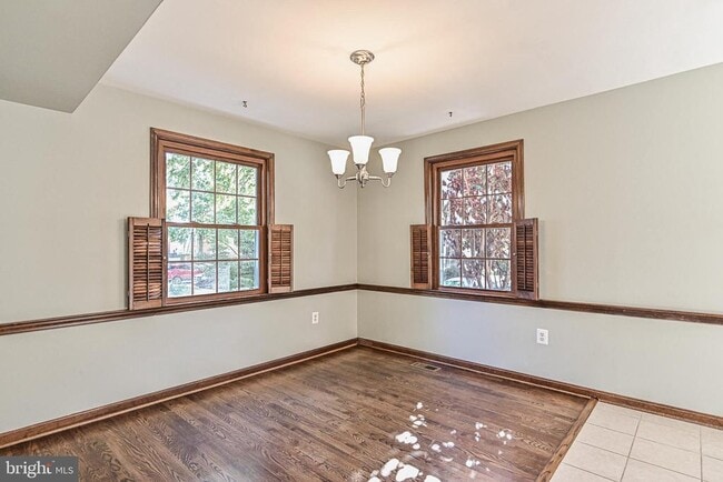 Photo - 7046 Leestone St