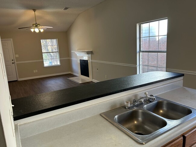 Photo - 7122 Village Ln