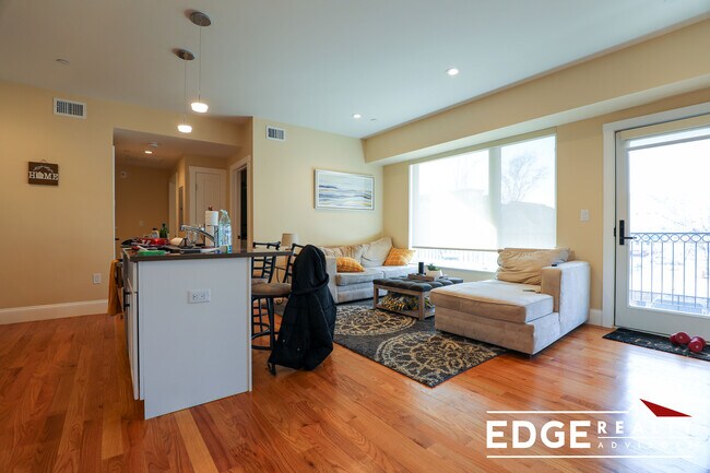 Photo - 19 Glencoe St Unit 2