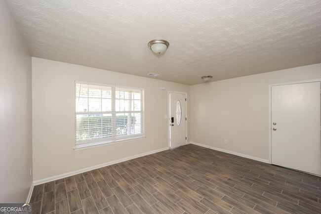 Photo - 752 Wood Bend Ct