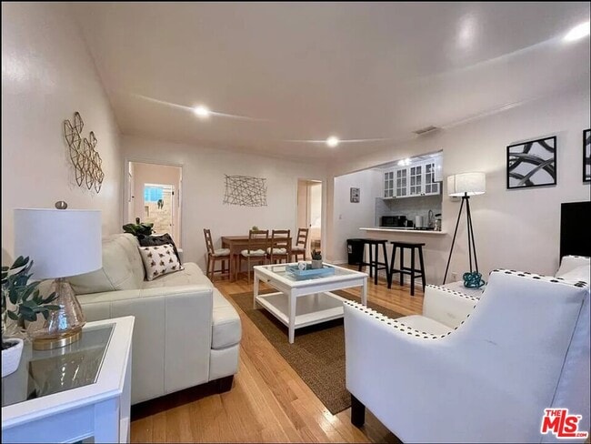 Photo - 834 Lincoln Blvd Unit 1