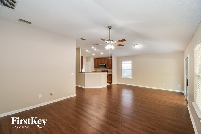 Photo - 1088 Beckingham Dr