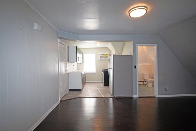 Building Photo - 24-26-26 E 32nd St Unit 3R