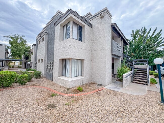 Photo - Maryland Court Apartments