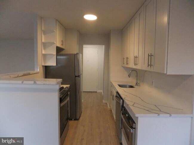 Photo - 1640 Oakwood Dr Unit W214