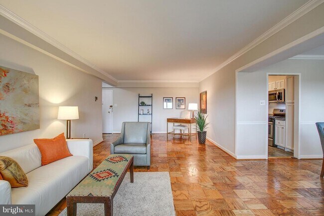 Photo - Wesley Heights Two Bedroom, Two Baths, Fur...