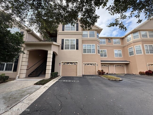 Building Photo - 13810 Sutton Park Dr N Unit 1018