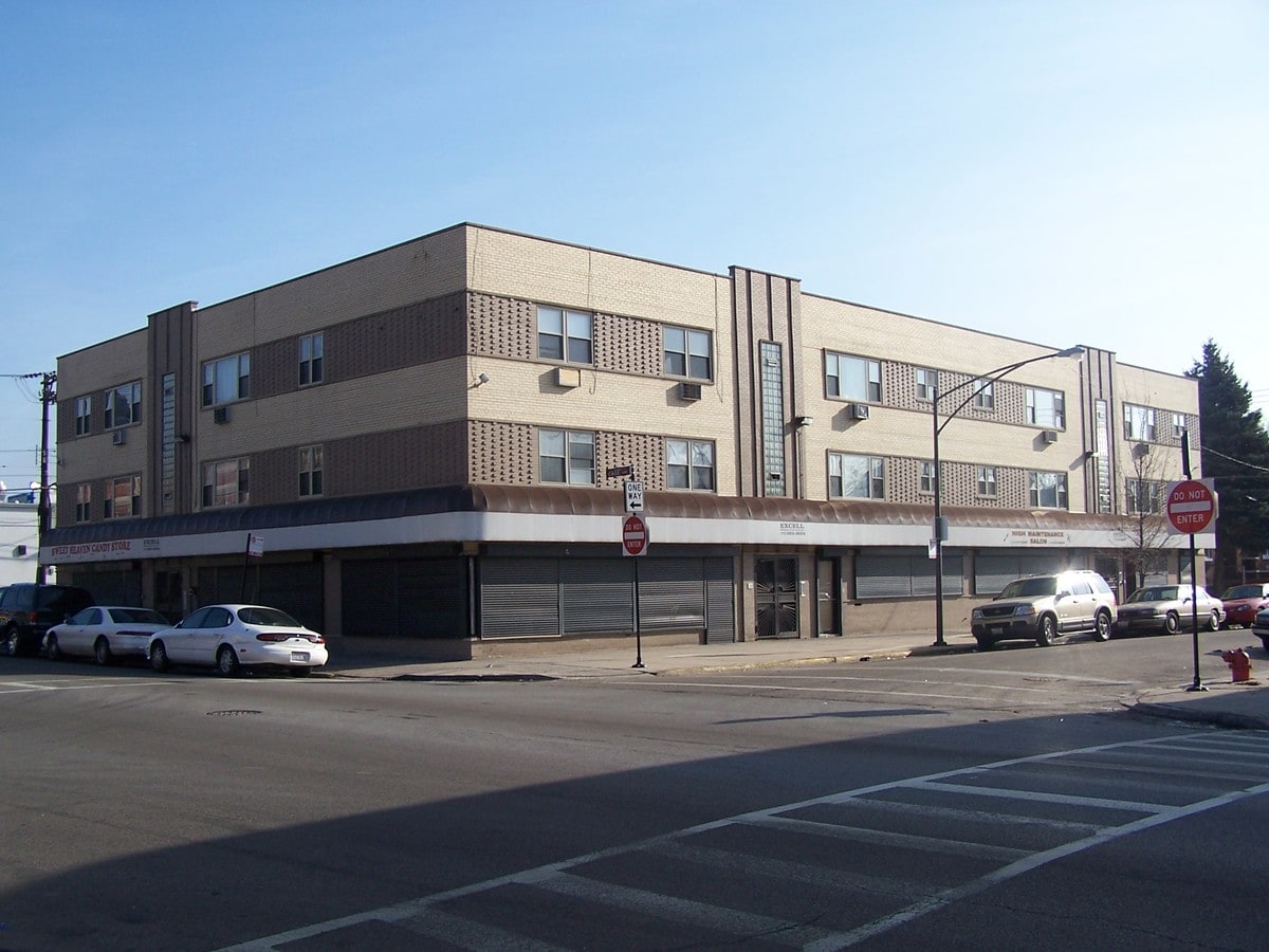 Primary Photo - 7101 S Artesian Ave