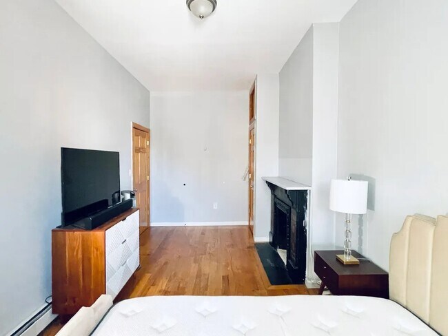 Furnished room/NOT APARTMENT