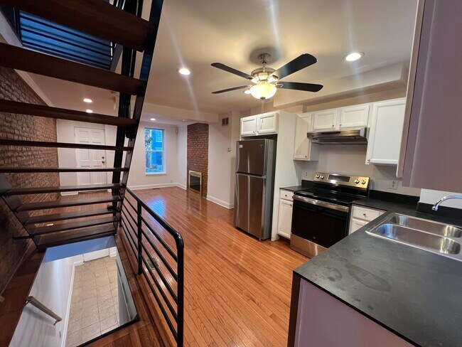 Photo - 1011 Hollins St