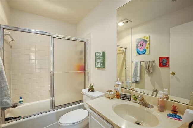 Photo - 2409 Leon St Unit 101