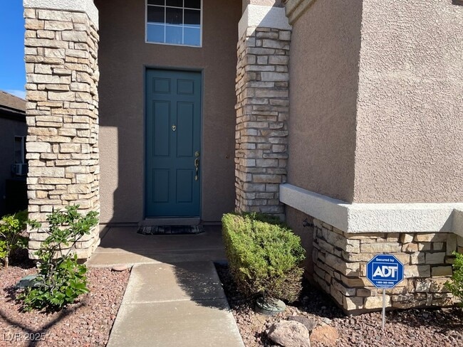 Photo - 170 Arches Ct