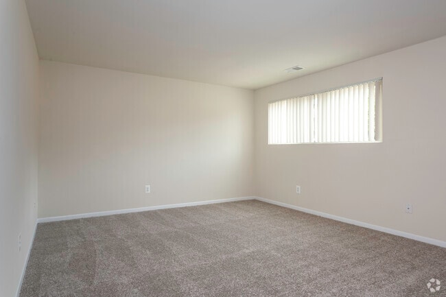 Townhouse - 1 BR, 1.5 BA
