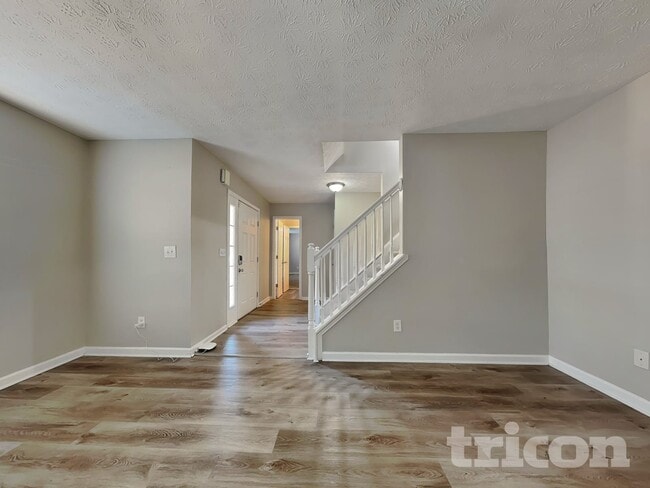 Photo - 3845 Forsythia Way