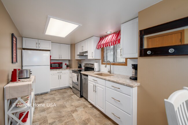 Photo - 1357 W 18th Ave