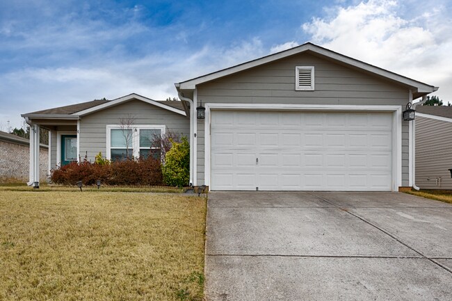 Photo - 325 Kenneth Blvd NW