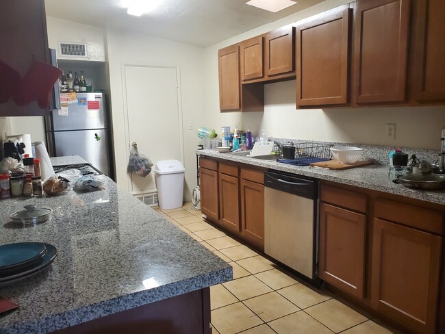 Photo - 846 E Waverly St