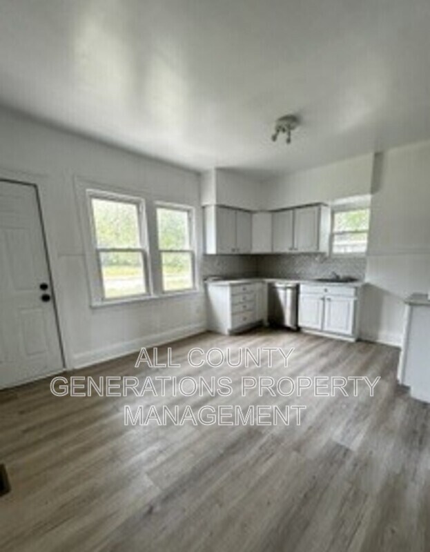 1230 Norwood Rd Unidad Unit