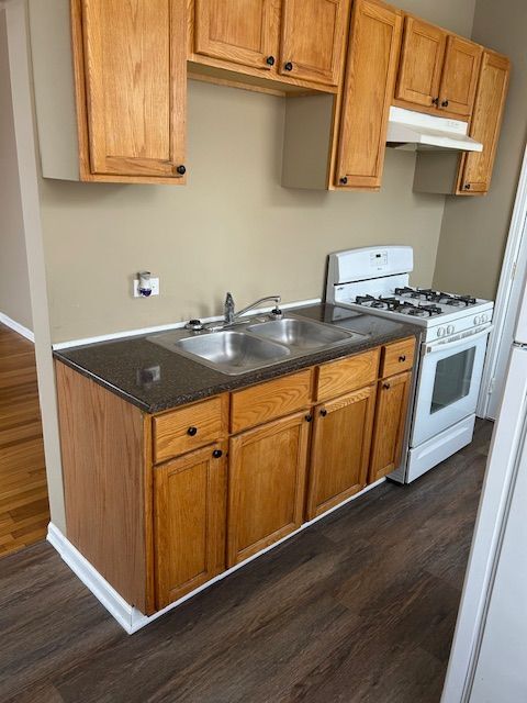 Photo - 701 W Garfield Blvd